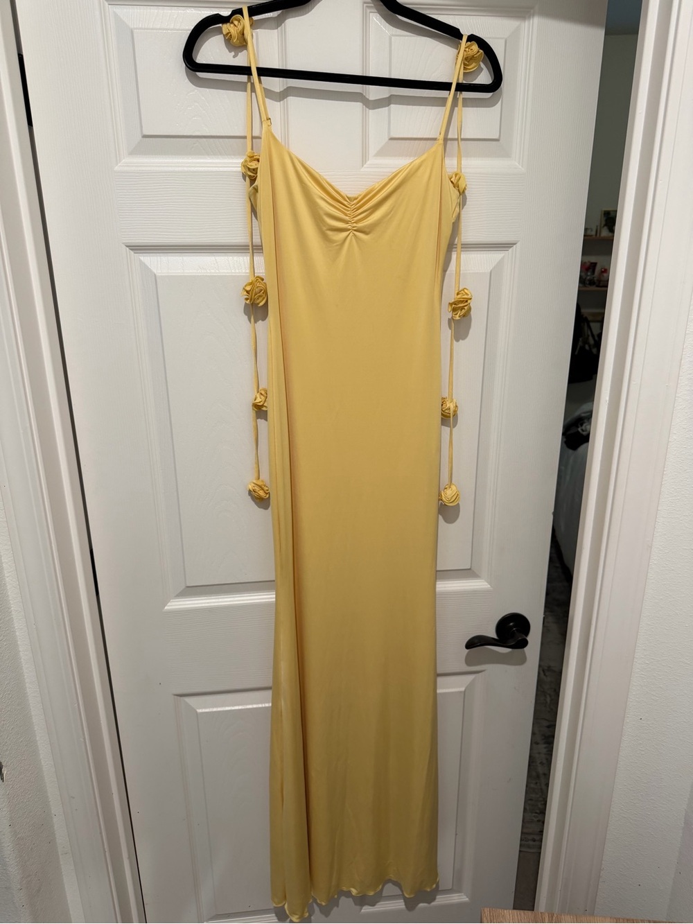 Oh Polly Yellow Backless Maxi Dress - Women - Picture 4 of 6